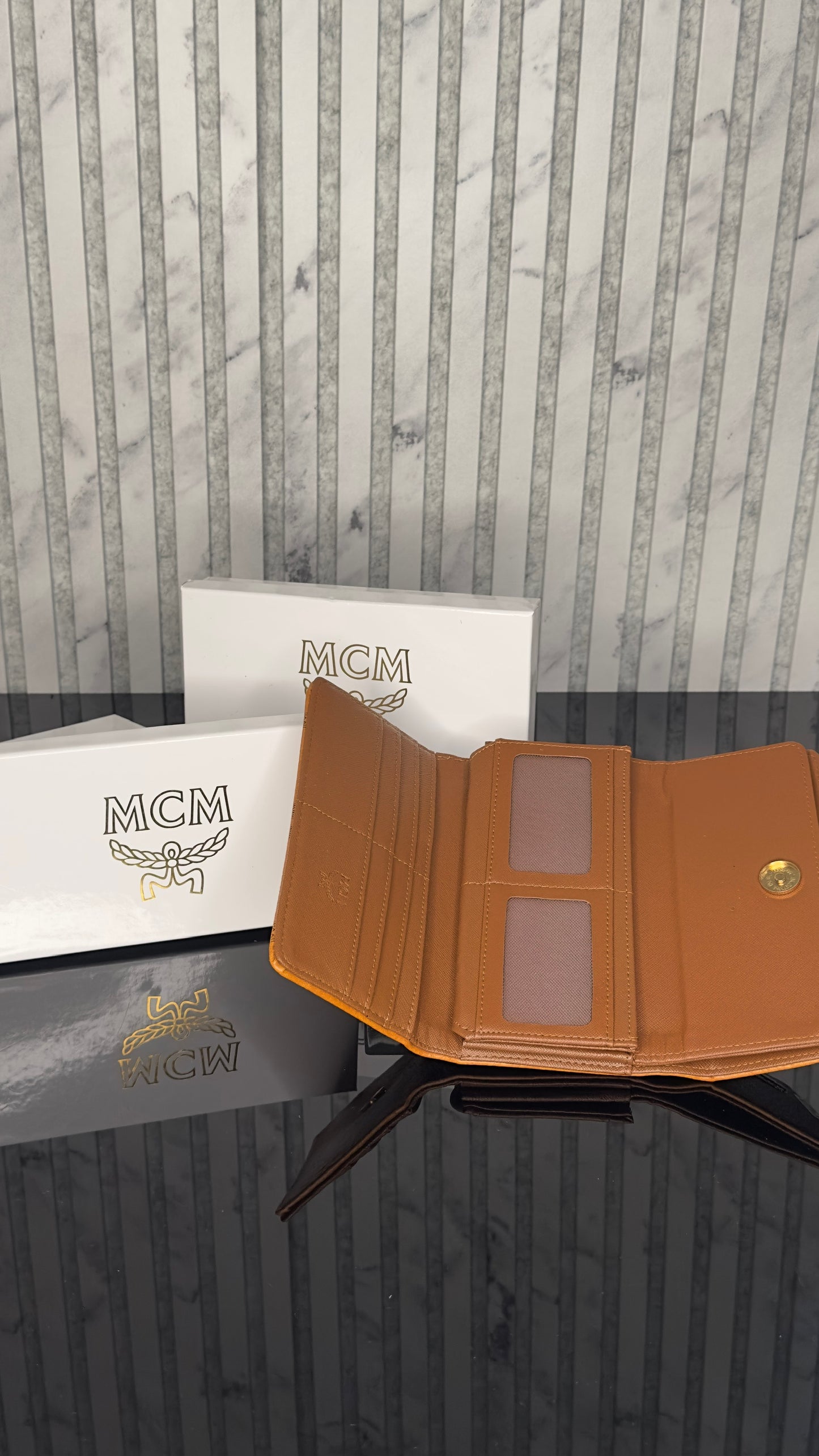 MCM Visetos Wallet – Cognac