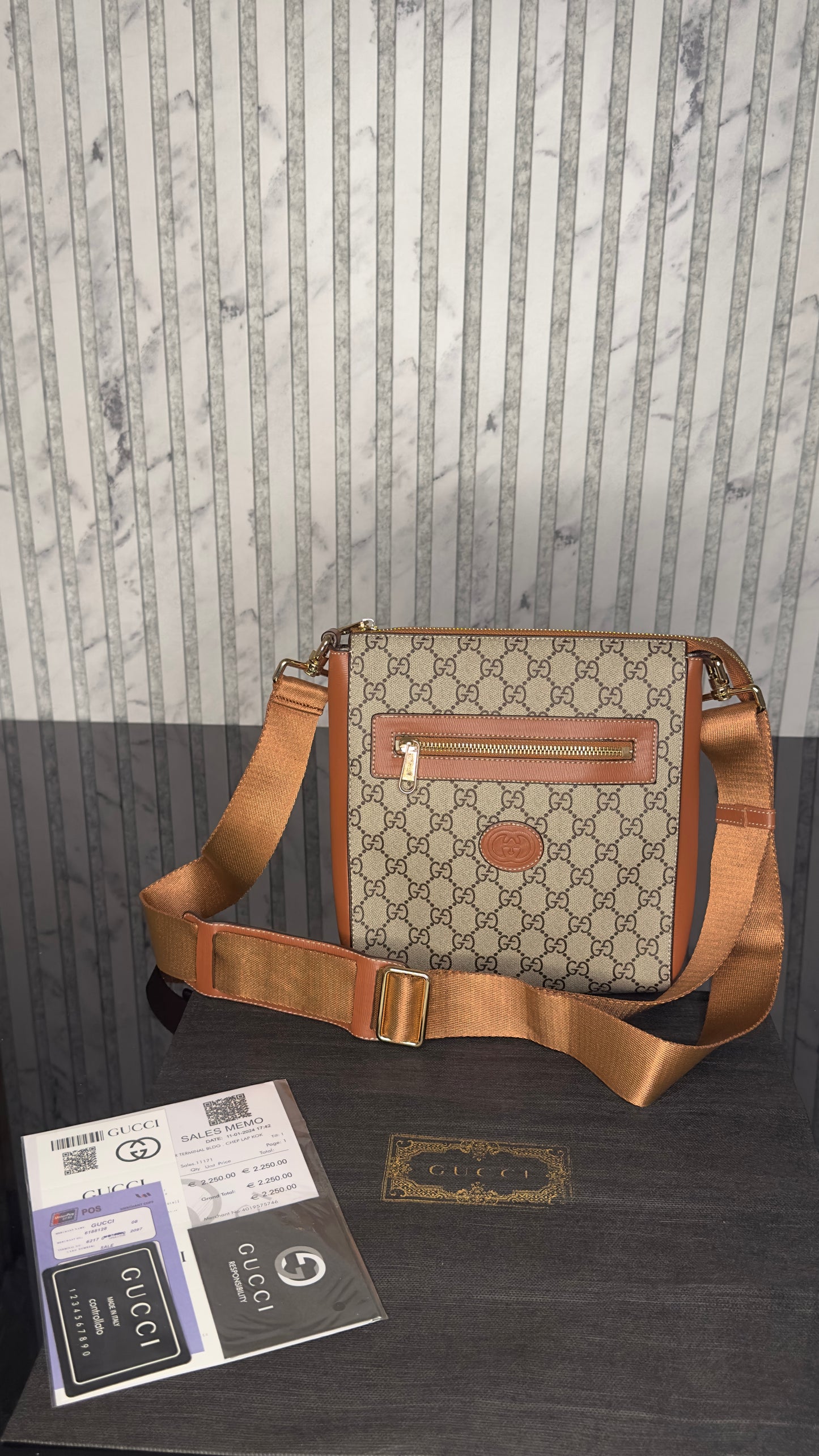 Gucci GG Supreme Crossbody Bag – Beige/Ebony & Brown Leather Details