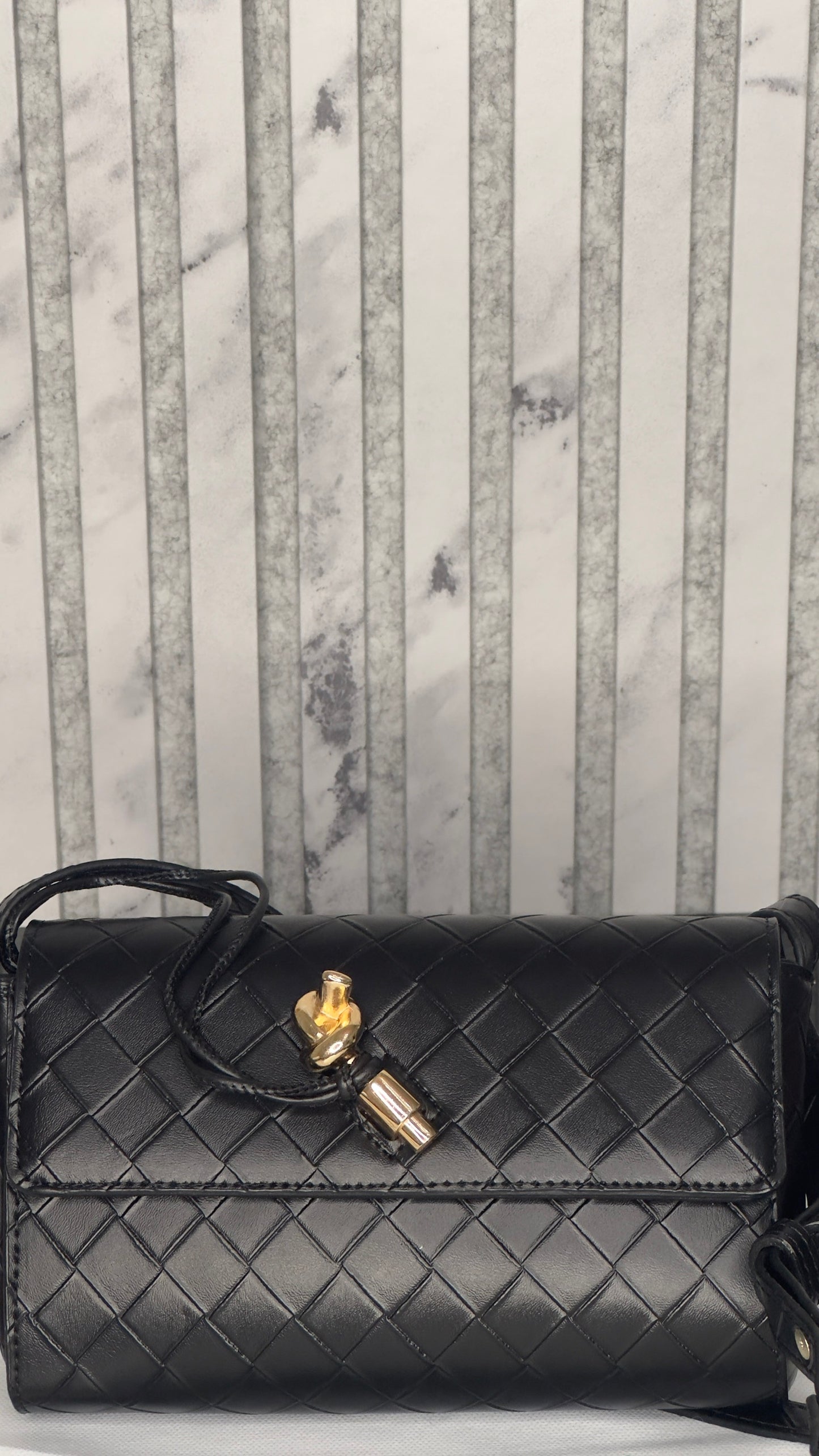 Bottega Veneta Intrecciato Knot Crossbody Bag – Black