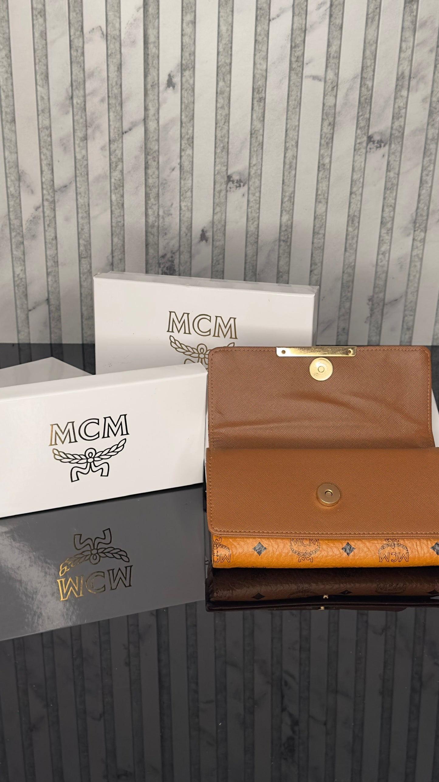 MCM Visetos Wallet – Cognac