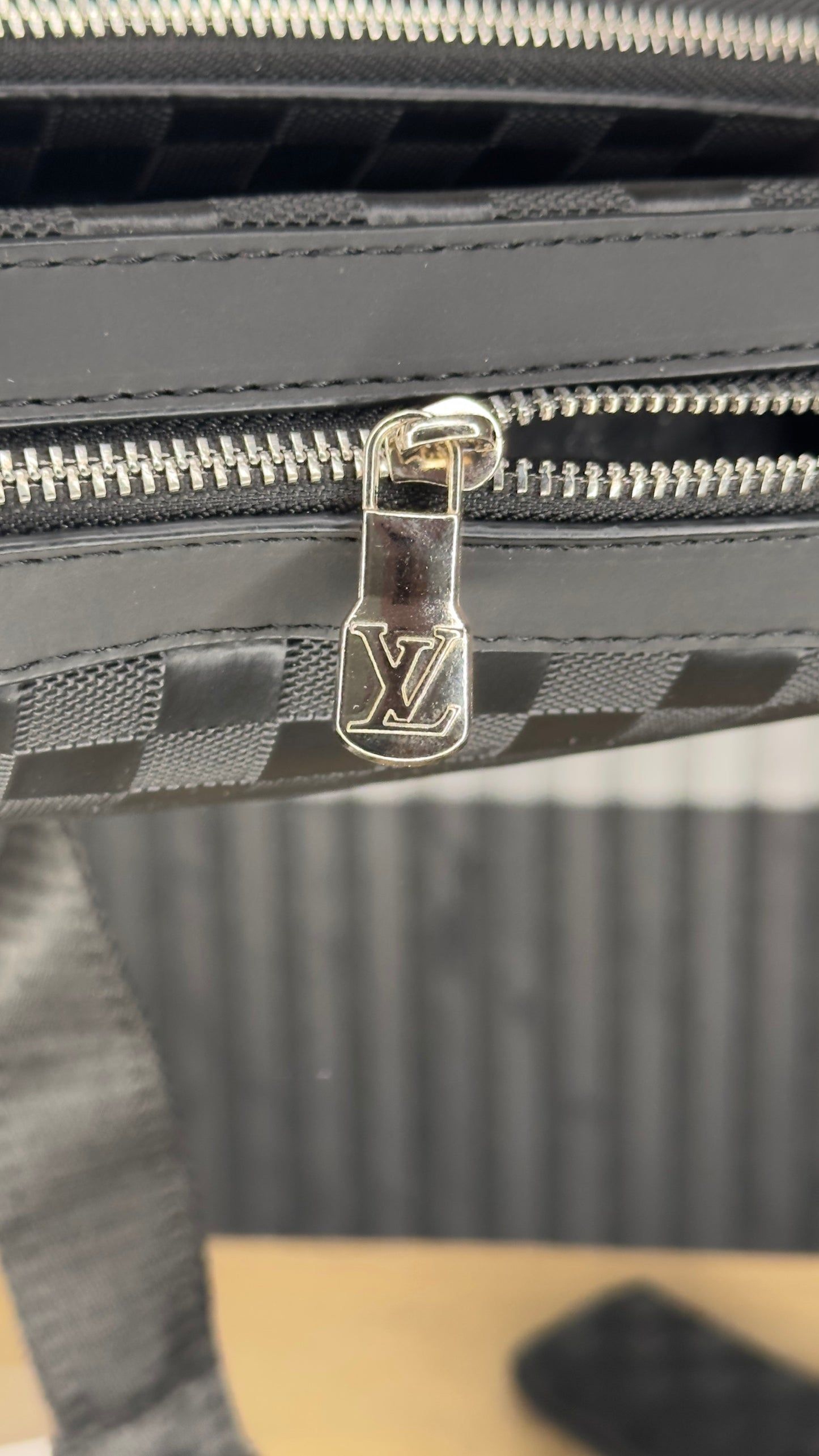 Louis Vuitton Avenue Sling Bag Damier Graphite