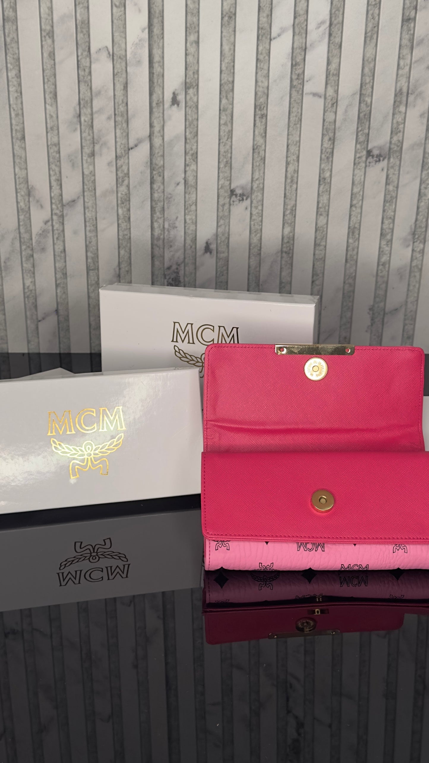 MCM Visetos Wallet – Pink