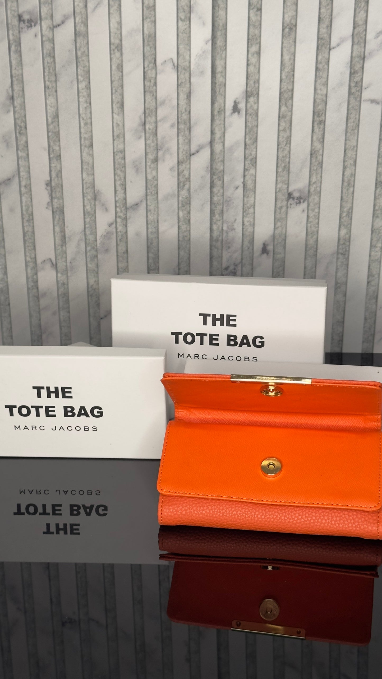 Marc Jacobs The Tote Bag Wallet – Orange