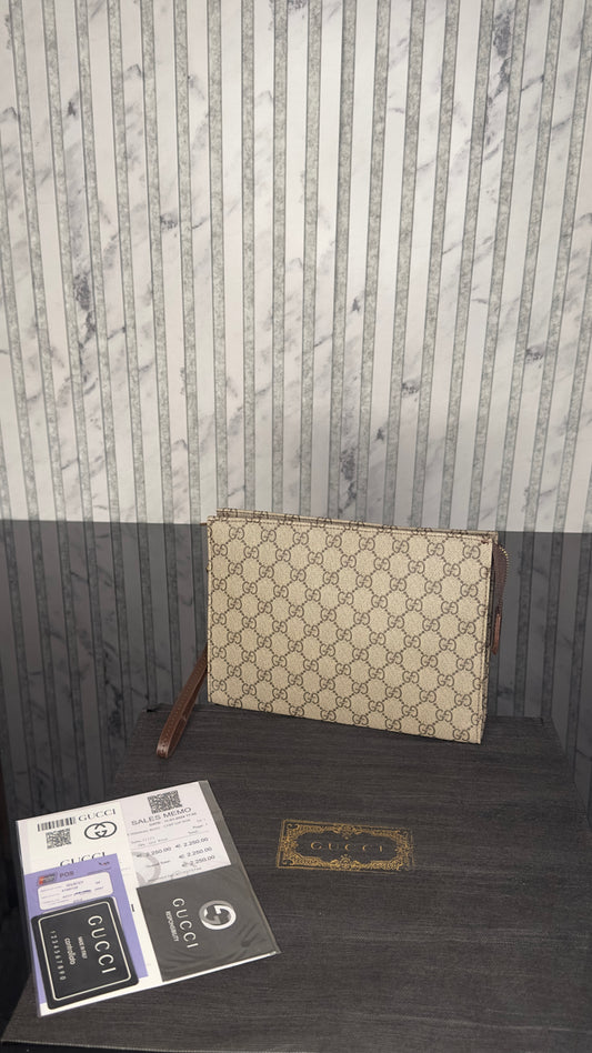 Gucci Ophidia GG Supreme Wristlet Clutch – Beige/Ebony & Brown Leather Details