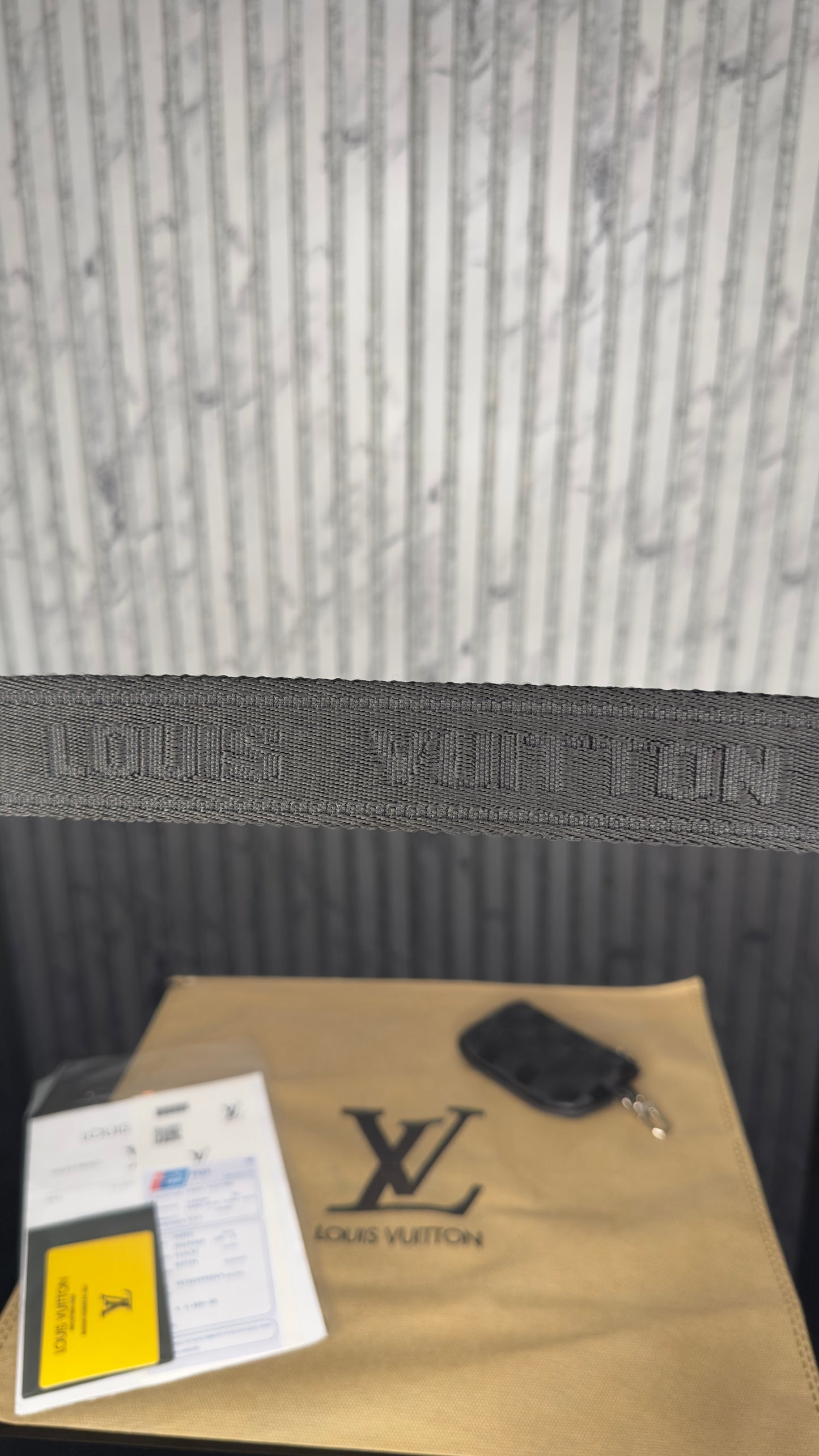 Louis Vuitton Avenue Sling Bag Damier Graphite