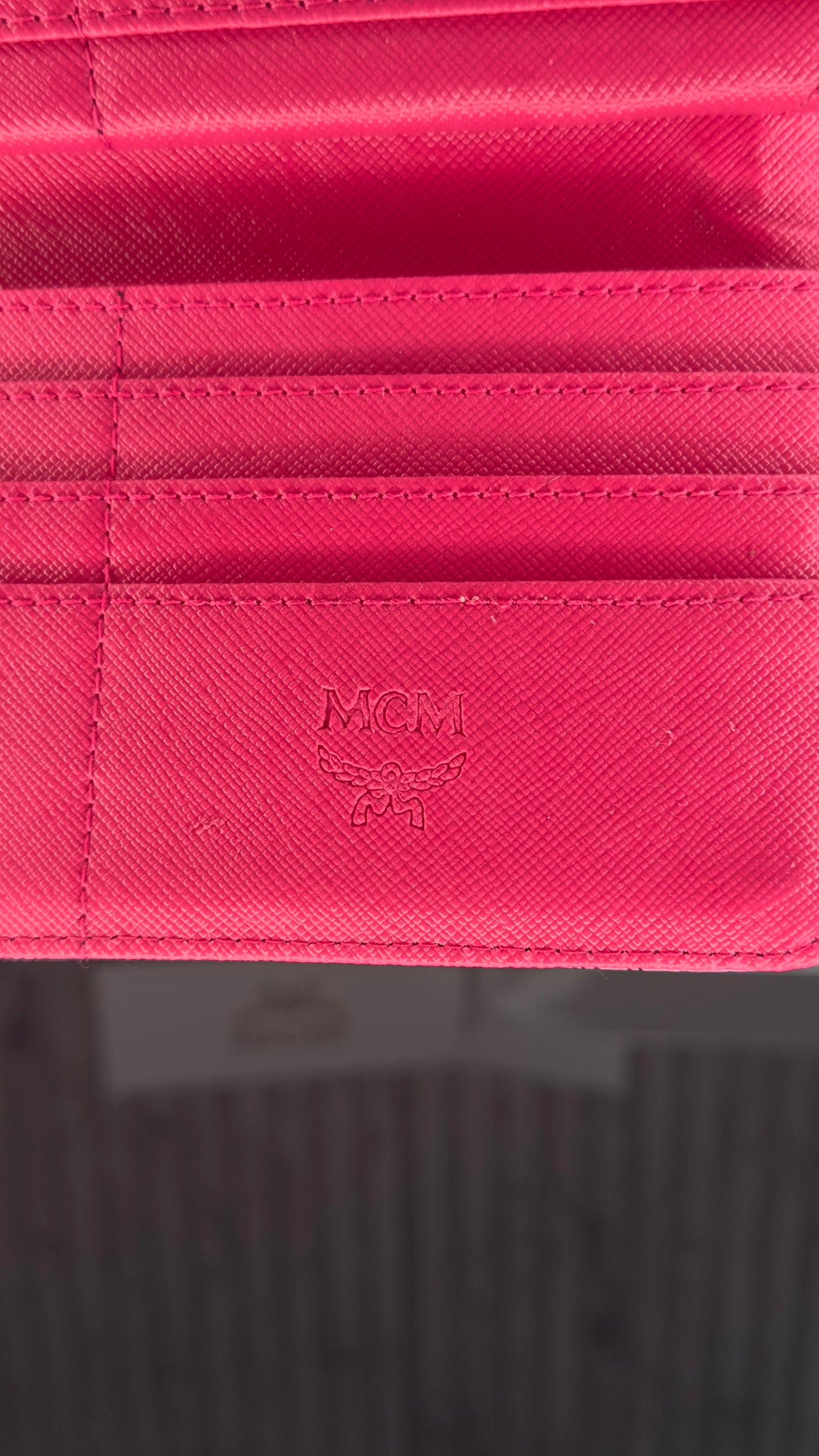 MCM Visetos Wallet – Pink