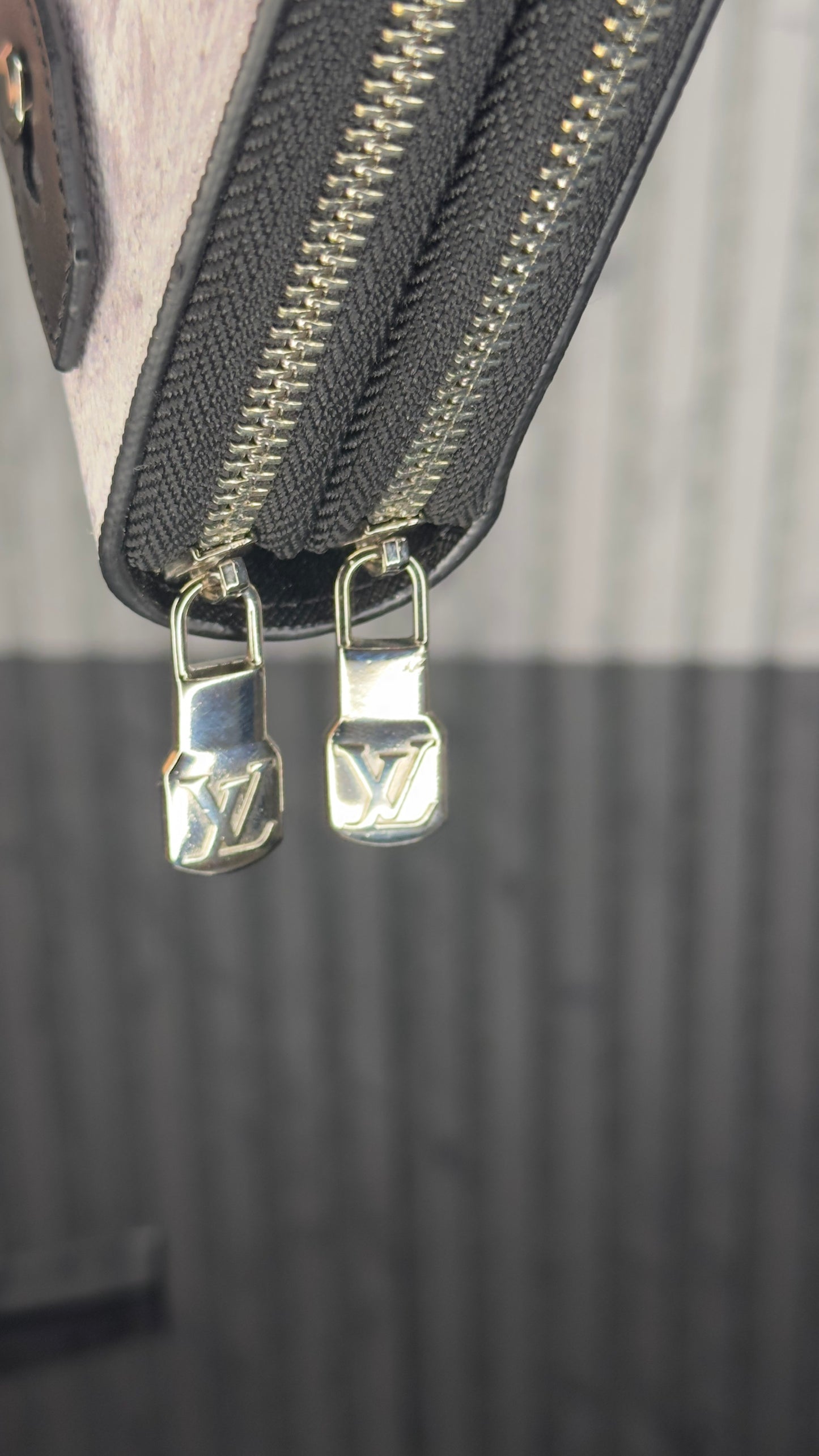 Louis Vuitton Zippy Wallet Damier Infini White