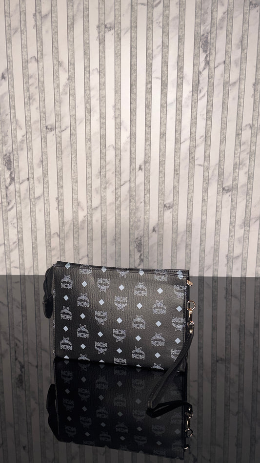 MCM Visetos Pouch – Black