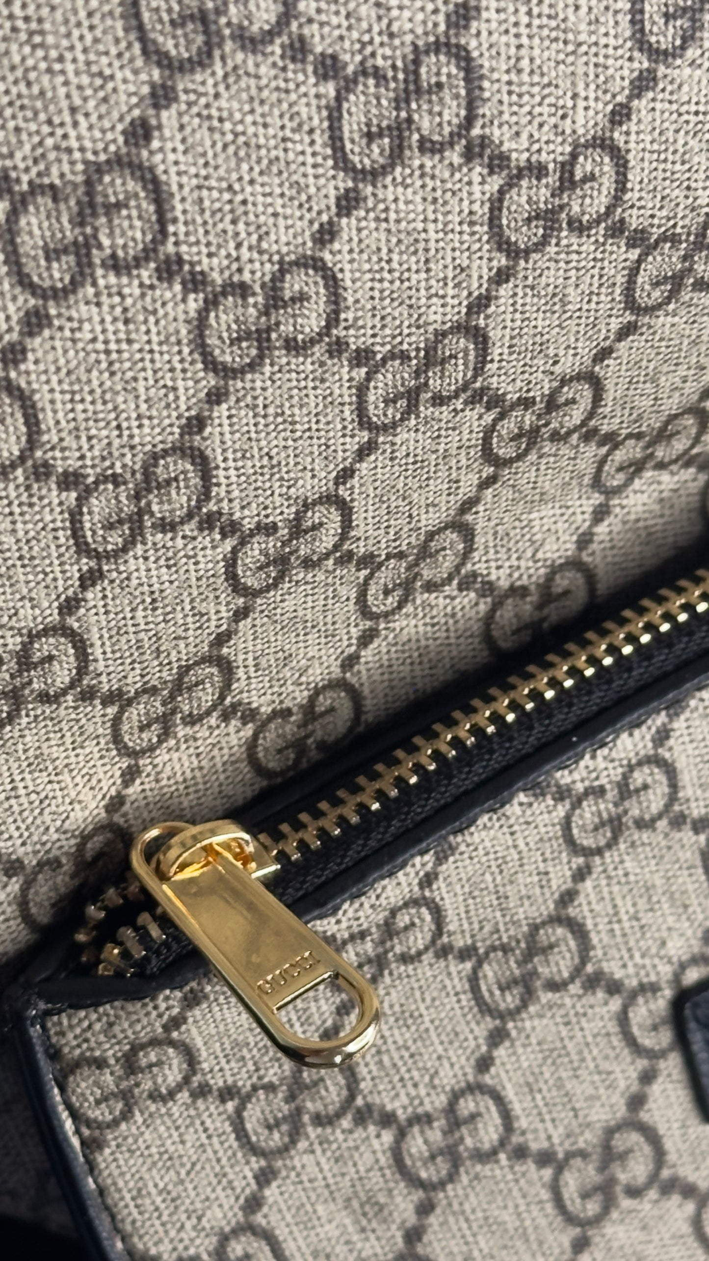 Gucci Giglio GG Canvas Large Tote Bag – Beige/Ebony with Black Leather Trim