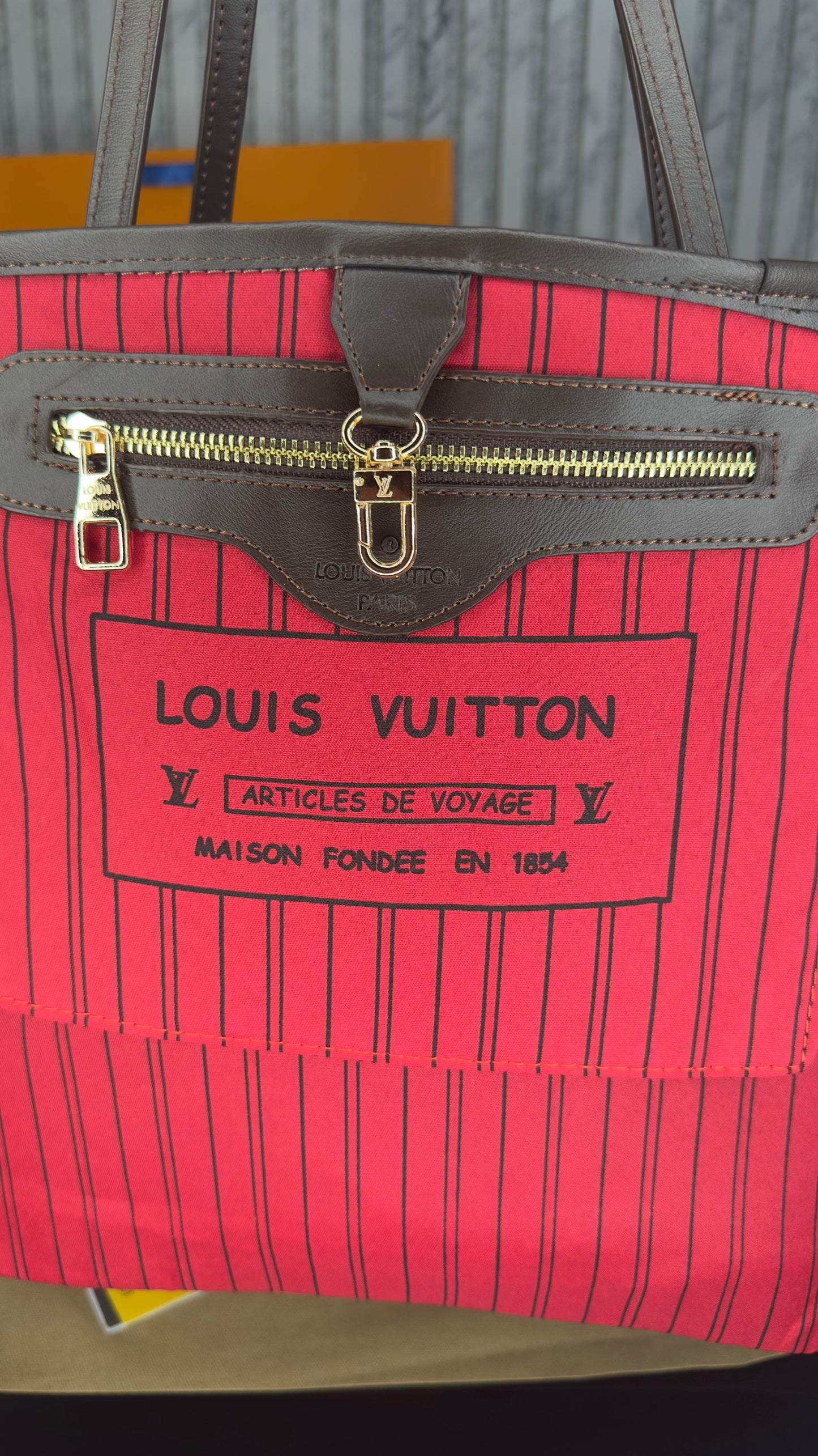 Louis Vuitton Neverfull MM Damier Ebene – Red Interior